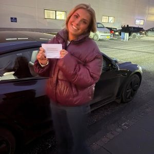 Tillykke til ny bilist — Sådan! Kørekort i hus! 🎉🚗
Flot indsats hele vejen igennem. Nu starter det rigtige eventyr bag rattet! 🙏✨